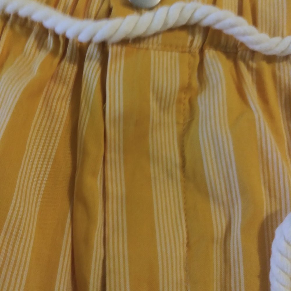 Forever 21 Yellow Striped Shorts Paper Bag Style Large NWT - Picture 4 of 7